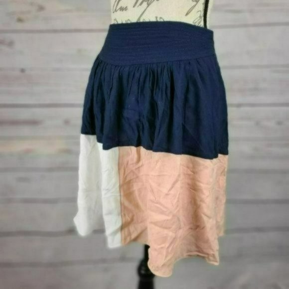 HD in Paris Blue Geometric Mini Skirt -XS - Picture 5 of 8